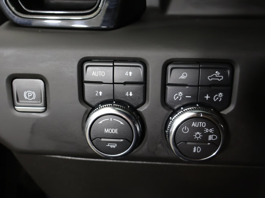 Used 2024 GMC Sierra 2500 AT4 w/ Technology Package AWD/4WD image 46