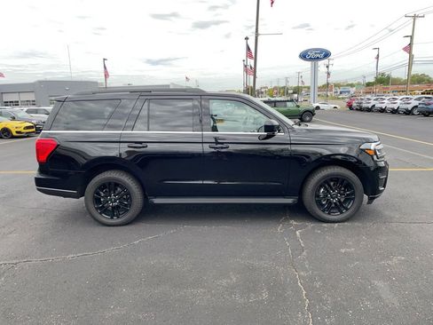 Used 2024 Ford Expedition XLT AWD/4WD image 4