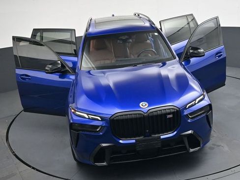 Used 2023 BMW X7 M60i w/ Executive Package image 40