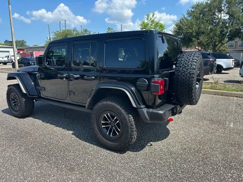 Used 2024 Jeep Wrangler Unlimited Rubicon AWD/4WD image 3