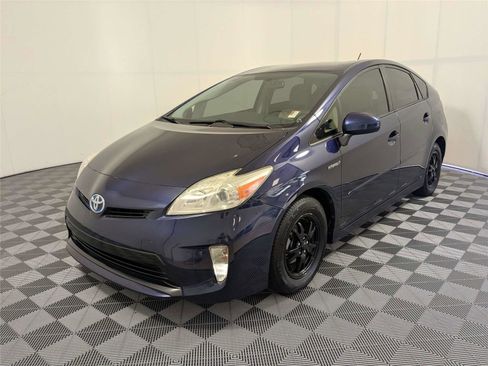 Used 2013 Toyota Prius Two FWD image 2