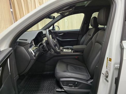 Certified 2025 Audi Q7 3.0T Premium w/ Convenience Package image 16