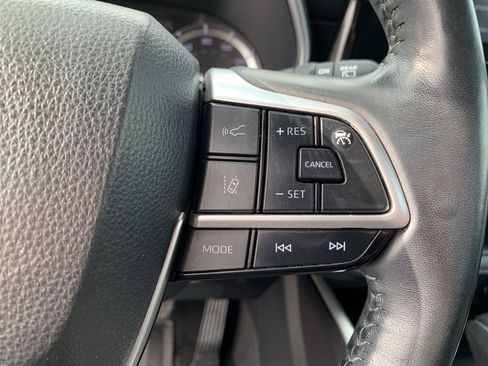 Used 2022 Toyota Highlander XSE image 27