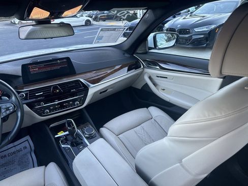 Used 2020 BMW 530i w/ Executive Package image 15