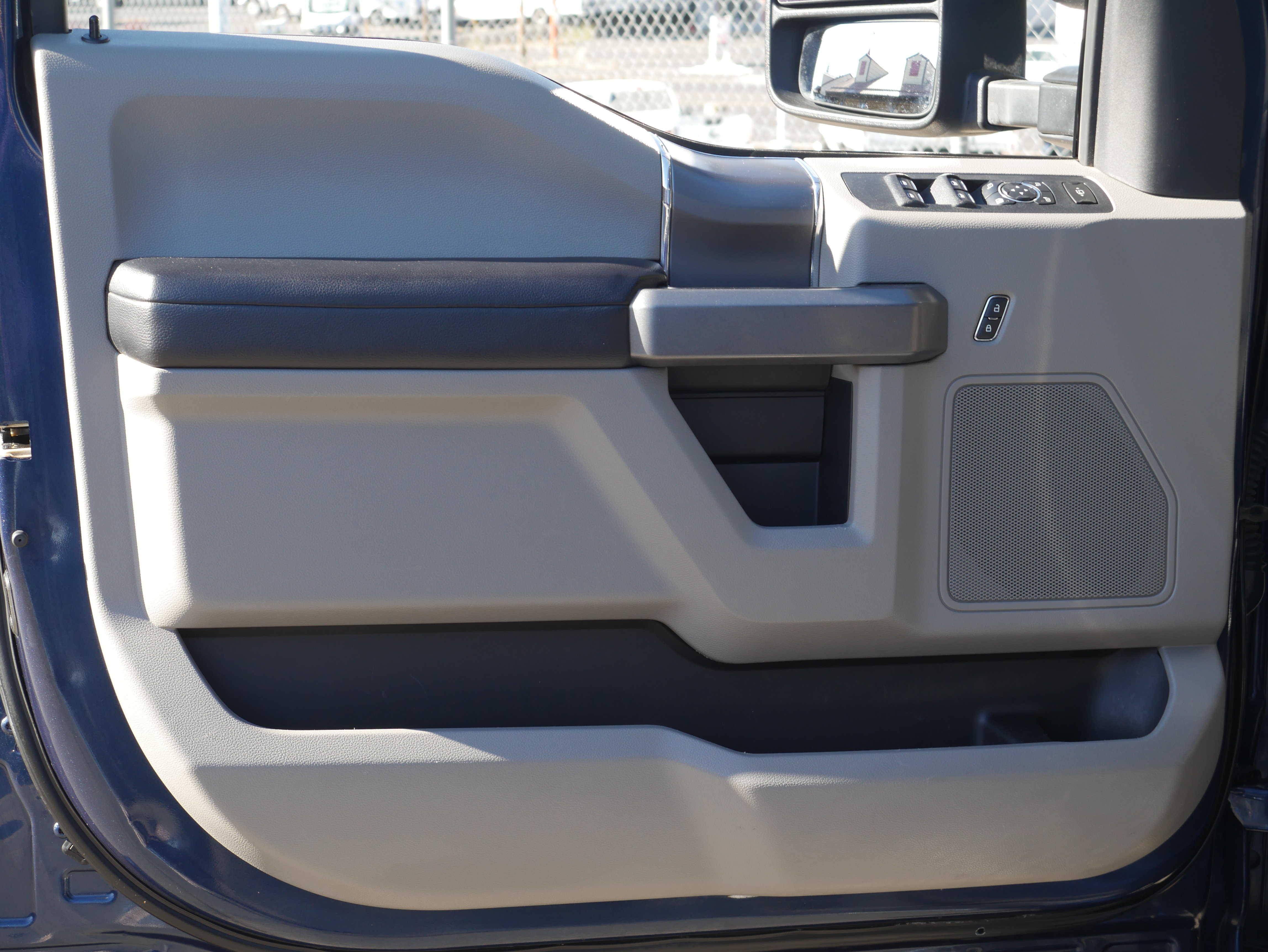 Used 2017 Ford F250 XLT w/ XLT Premium Package AWD/4WD image 34