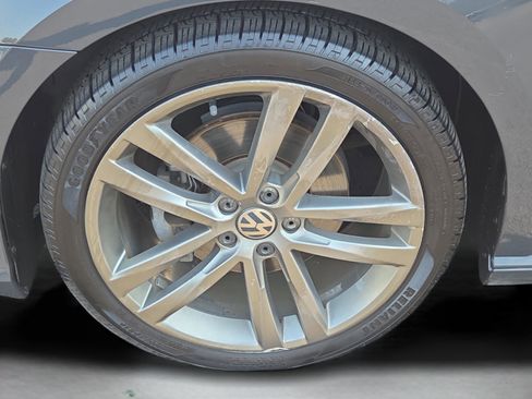 Used 2017 Volkswagen Passat 1.8T R-Line FWD image 38