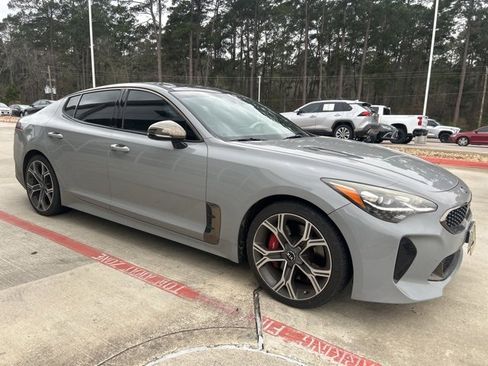 Used 2021 Kia Stinger GT2 image 2