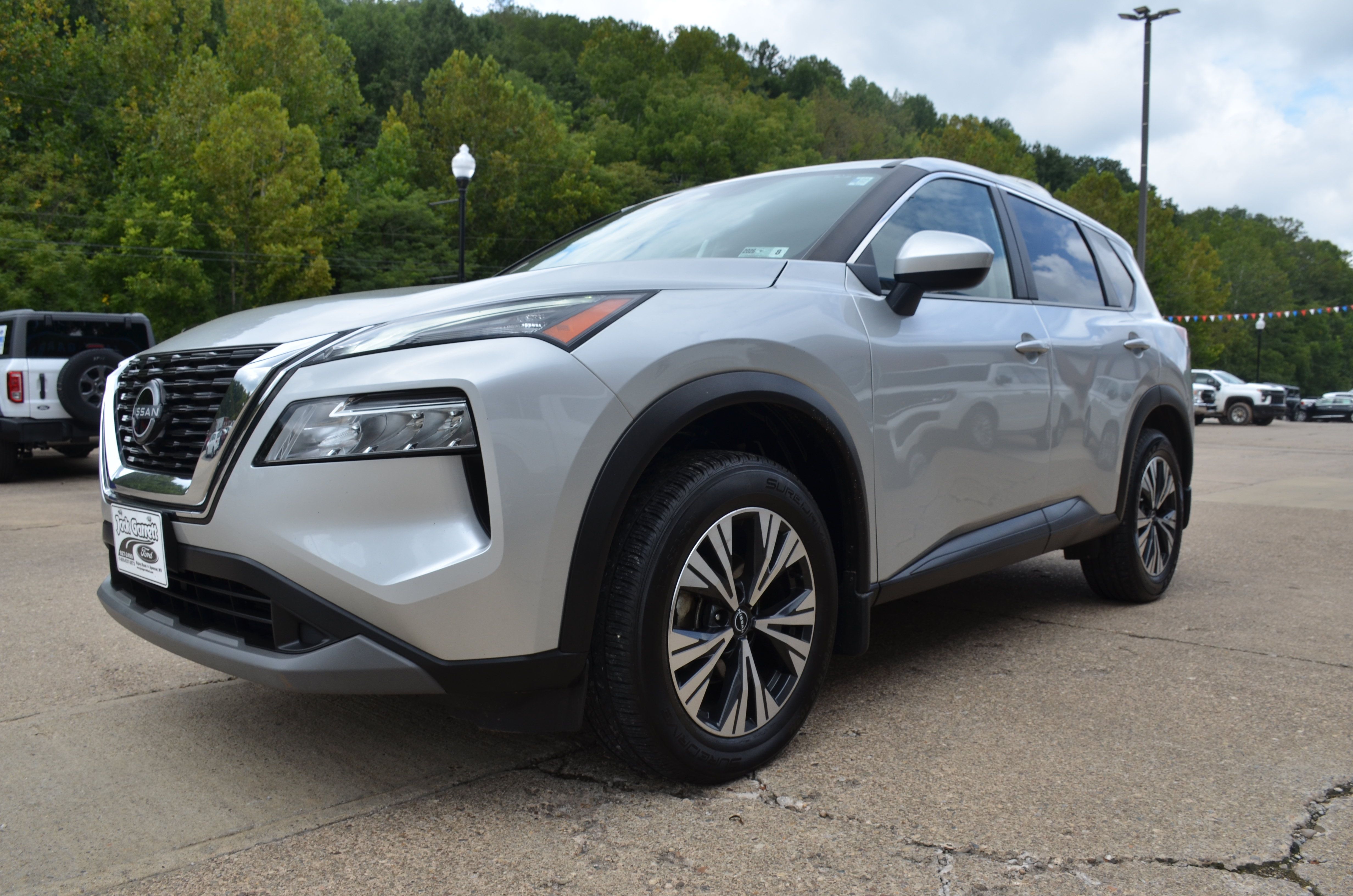 Used 2023 Nissan Rogue SV AWD/4WD image 3