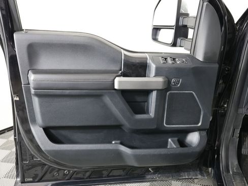 Used 2018 Ford F150 Platinum w/ Equipment Group 701A Luxury image 12