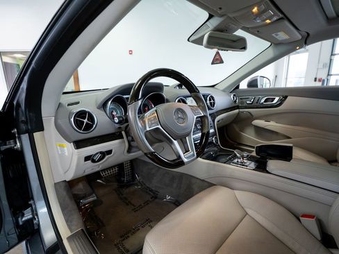 Used 2014 Mercedes-Benz SL 550 image 31