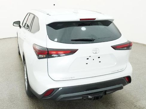 New 2026 Toyota Highlander Limited AWD/4WD image 7