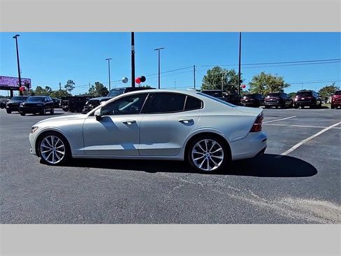 Used 2020 Volvo S60 T5 Momentum image 26