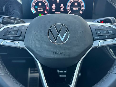 New 2026 Volkswagen Tiguan SE R-Line FWD image 21