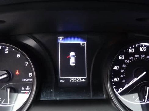 Used 2021 Toyota Camry SE image 18