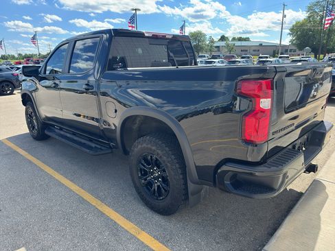 Used 2025 Chevrolet Silverado 1500 ZR2 w/ Technology Package AWD/4WD image 3