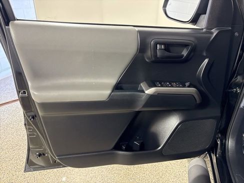 Used 2022 Toyota Tacoma SR5 w/ Technology Package RWD image 26