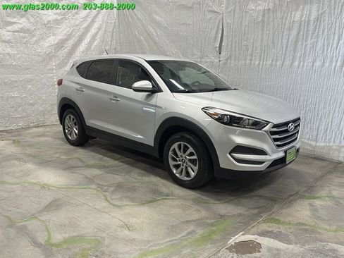 Used 2018 Hyundai Tucson SE AWD/4WD image 2