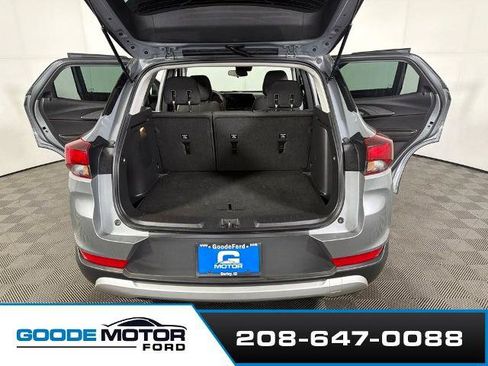 Used 2025 Chevrolet TrailBlazer LT AWD/4WD image 21