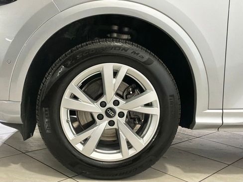 Used 2025 Audi Q5 Premium w/ Convenience Package image 16