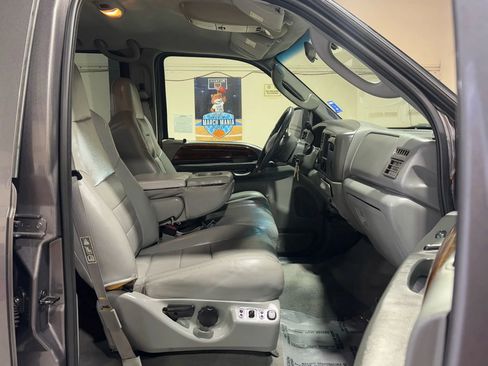 Used 2004 Ford F250 Lariat AWD/4WD image 14