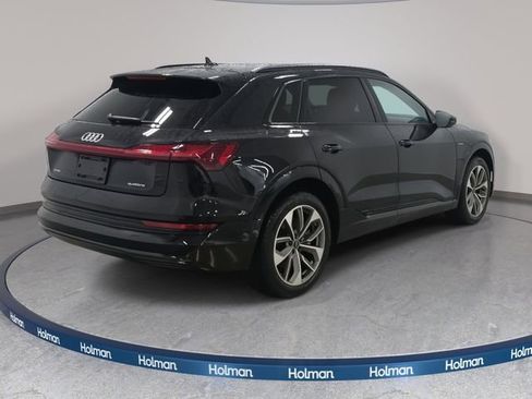 Used 2021 Audi e-tron Premium Plus image 6