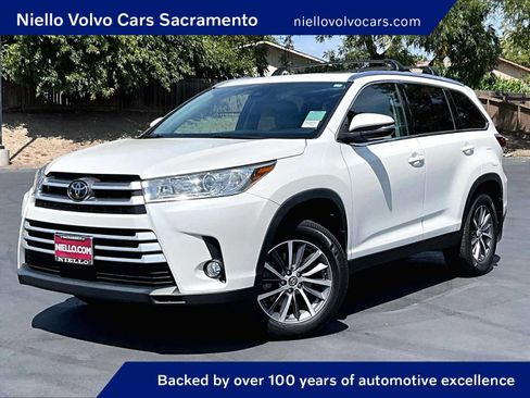 Used 2019 Toyota Highlander XLE AWD/4WD image 1