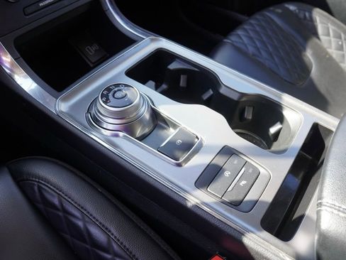 Used 2024 Ford Edge Titanium image 13