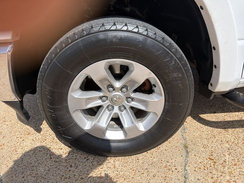 Used 2020 RAM 1500 Laramie AWD/4WD image 9