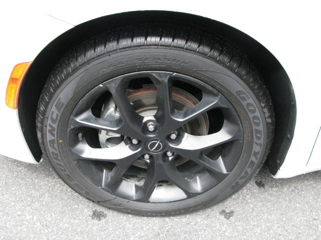 Used 2025 Chrysler Pacifica Limited FWD image 11
