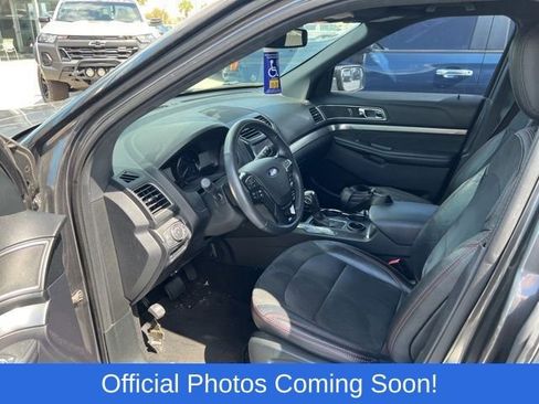 Used 2019 Ford Explorer XLT w/ Equipment Group 202A image 3