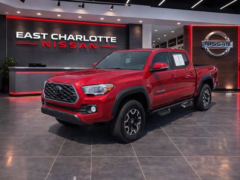 Used 2022 Toyota Tacoma TRD Off-Road w/ Technology Package image 1