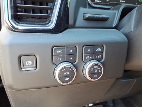 Used 2024 GMC Sierra 1500 Denali w/ Technology Package AWD/4WD image 14