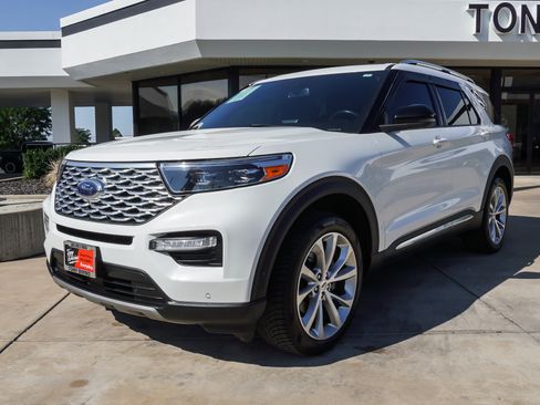 Used 2021 Ford Explorer Platinum w/ Equipment Group 601A AWD/4WD image 4
