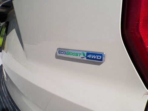 Used 2018 Ford Explorer Platinum AWD/4WD image 13