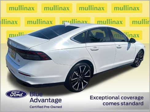 Used 2023 Honda Accord Touring image 3