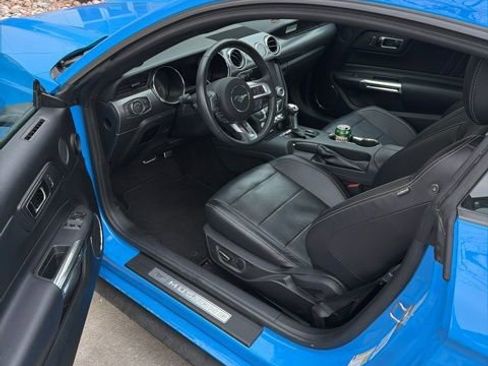 Used 2017 Ford Mustang Premium w/ Ecoboost Performance Package image 6