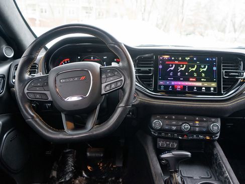 Used 2023 Dodge Durango R/T w/ Hemi Orange Plus Package image 11