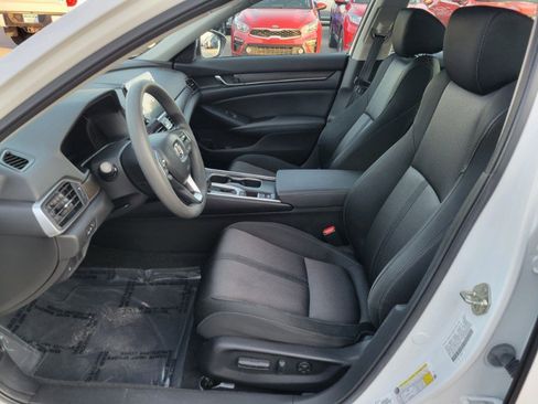 Used 2019 Honda Accord EX image 17
