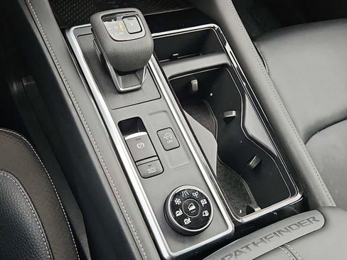 Used 2024 Nissan Pathfinder SL image 48