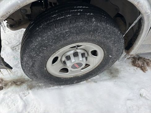 Used 2023 GMC Savana 2500 Work Van w/ Driver Convenience Package image 5