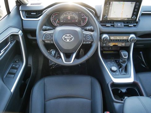 Used 2020 Toyota RAV4 Limited AWD/4WD image 13