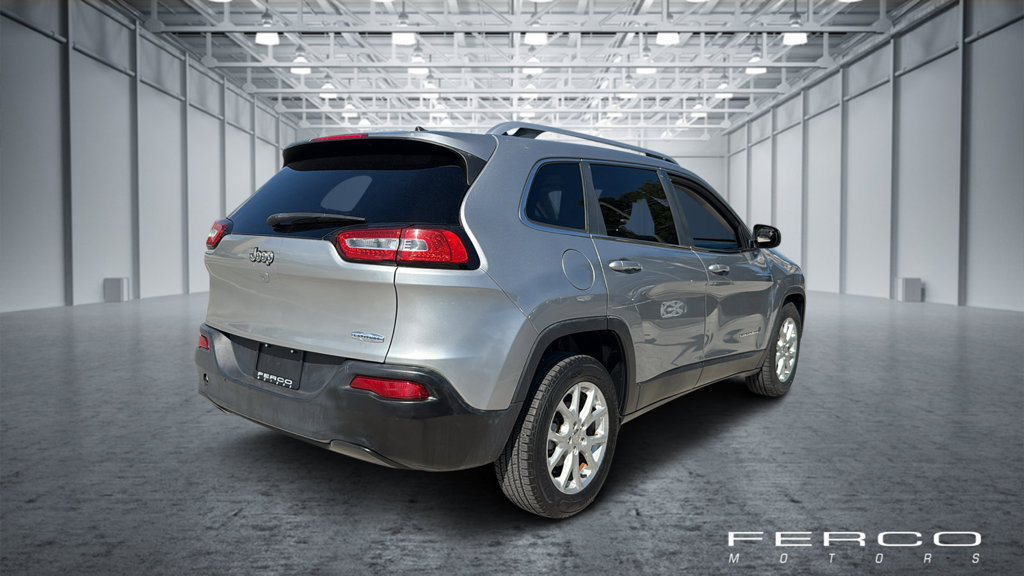 Used 2017 Jeep Cherokee Latitude w/ Comfort & Sound Group FWD image 5