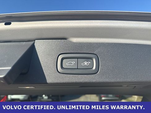 Certified 2025 Volvo V60 B5 Cross Country Plus image 8