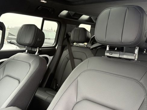 New 2025 Land Rover Defender 110 V8 image 15