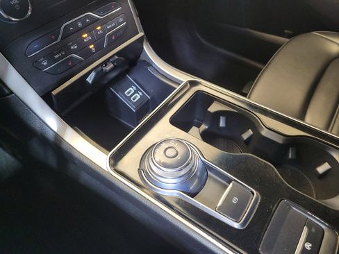 Used 2020 Ford Edge SEL FWD image 26
