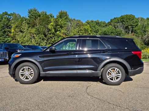 Used 2020 Ford Explorer XLT w/ Equipment Group 202A AWD/4WD image 2