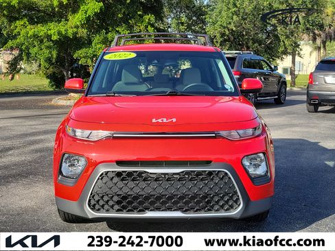 Certified 2022 Kia Soul S FWD image 2