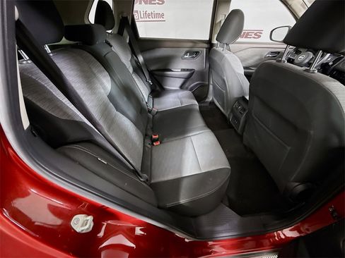 Certified 2021 Nissan Rogue SV image 29