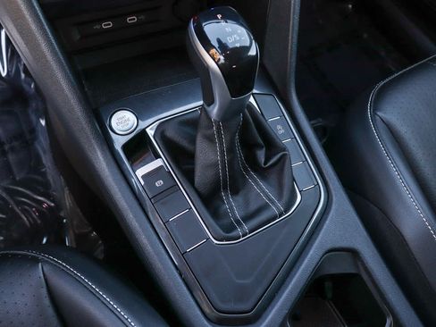 Used 2022 Volkswagen Tiguan SE w/ Panoramic Sunroof Package image 20