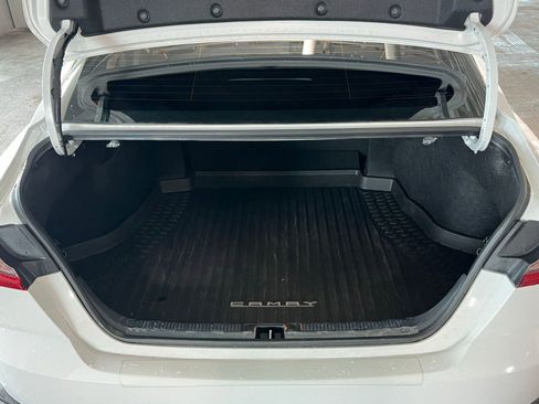 Used 2025 Toyota Camry SE w/ Multimedia Upgrade Package image 9